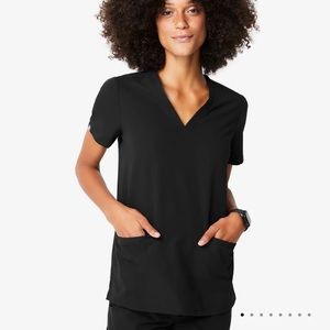 Casma Three Pocket Scrub Top